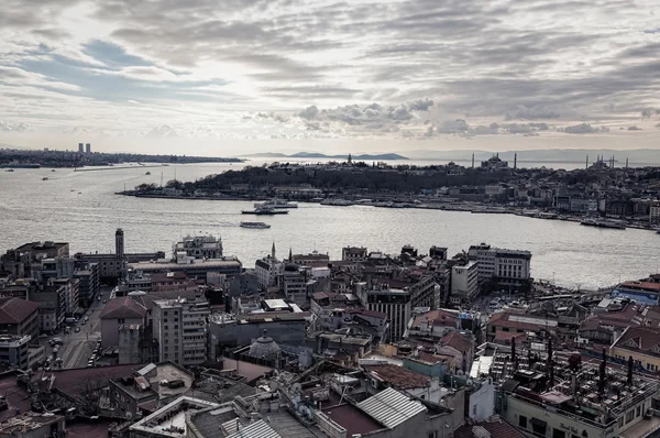 Eminonu od Galatské věže — Stock fotografie