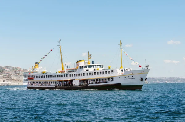 Ferry of Istanbul on Bosphorus — Stock Photo, Image