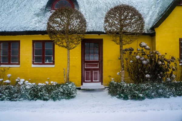 Gele huis Denemarken Rechtenvrije Stockafbeeldingen
