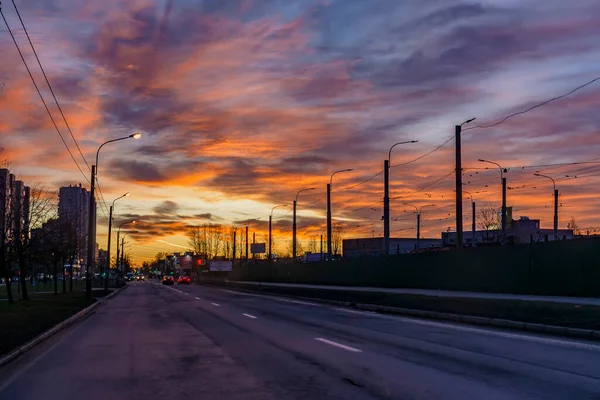 Nascer Sol Colorido Uma Manhã Inverno Sem Neve Cidade — Fotografia de Stock