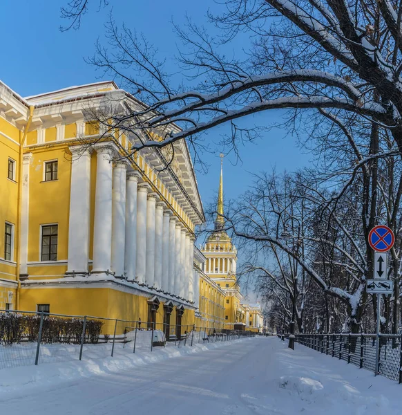 Edifício Almirantado São Petersburgo Dia Gelado Inverno Claro — Fotografia de Stock