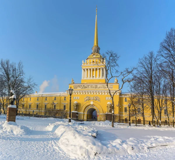 Edifício Almirantado São Petersburgo Dia Gelado Inverno Claro — Fotografia de Stock