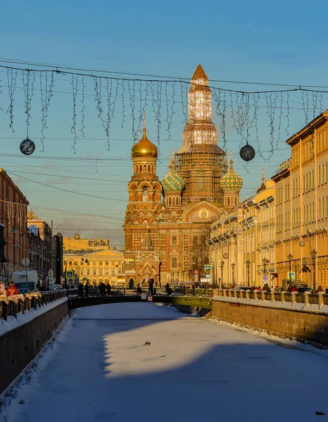 Прогулянка Сонячним Зимовим Вечором Санкт Петербурзі — стокове фото