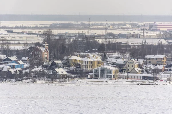 Wohnhaus Rechten Ufer Der Newa Der Nähe Der Schrägseilbrücke — Stockfoto