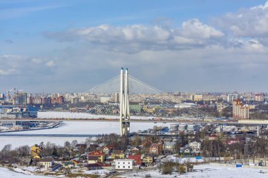 Neva Nehri 'nin havadan görünüşü ve St. Petersburg' daki sağ kıyısı..