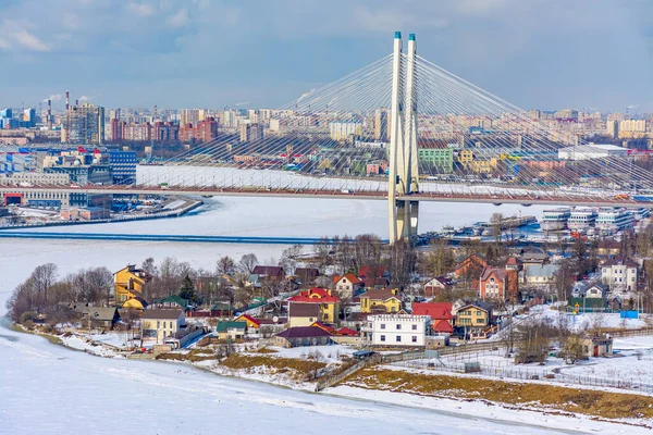 ネヴァ川とサンクトペテルブルクの右側の銀行の空中ビュー — ストック写真