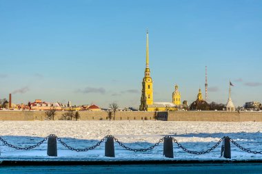 St. Petersburg 'daki Hare Adası' ndaki Peter ve Paul Kalesi manzarası. 