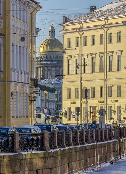圣彼得堡圣艾萨克大教堂冬季城市景观 — 图库照片