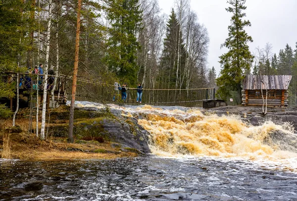 Karelia 'daki Akhinkoski şelaleleri 