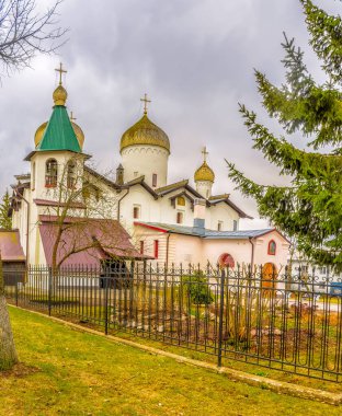Kutsal Havari Philip ve Aziz Niklas Kilisesi. Tapınak 1978 'de 16. yüzyıl biçiminde defalarca yeniden inşa edildi. 30 yıl boyunca tapınak katedraldi ve Novgorod 'da çalışan tek tapınaktı..