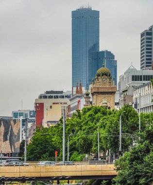 Flinders Caddesi. Melbourne, Victoria, Avustralya, 18 Aralık 2013. 