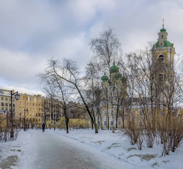 圣彼得堡瓦西里耶夫斯基岛上最神圣的Theotokos教堂 — 图库照片