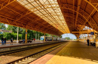 Zhdanovichi Belarus köyünde modern bir tren istasyonu inşa edildi.. 