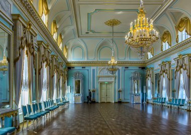 Pozisyon. Strelna, Birch sokağı, 3 St. Petersburg, Rusya. 15 Temmuz 2018. Constantine Sarayı. Mavi oda.