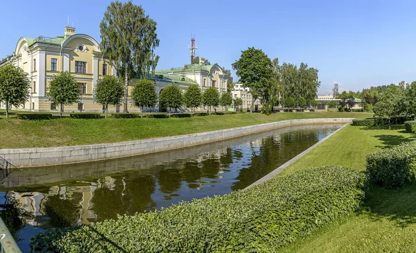 Pos Strelna Vidoeiro São Petersburgo Rússia Julho 2018 Palácio Constantine — Fotografia de Stock