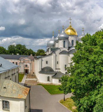 Kremlin 'in çan kulesinden Veliky Novgorod' daki Aziz Sophia Katedrali 'ne bakın.. 