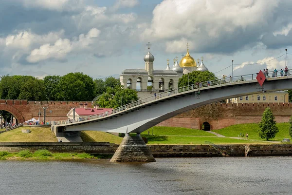 Vista Kremlin Veliky Novgorod Margem Direita Rio Volkhov — Fotografia de Stock