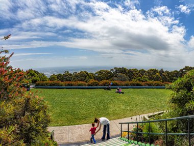 Dandenong Dağı, SkyHigh. 26 Gözlemevi Bulvarı, Dandenong Dağı VIP 3767. Avustralya. 3 Ocak 2014. Yüksek bir yerden çevreye bak.. 