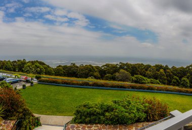 Dandenong Dağı, SkyHigh. 26 Gözlemevi Bulvarı, Dandenong Dağı VIP 3767. Avustralya. 3 Ocak 2014. Yüksek bir yerden çevreye bak.. 