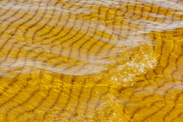 フィンランド湾の浅い水のテクスチャ — ストック写真