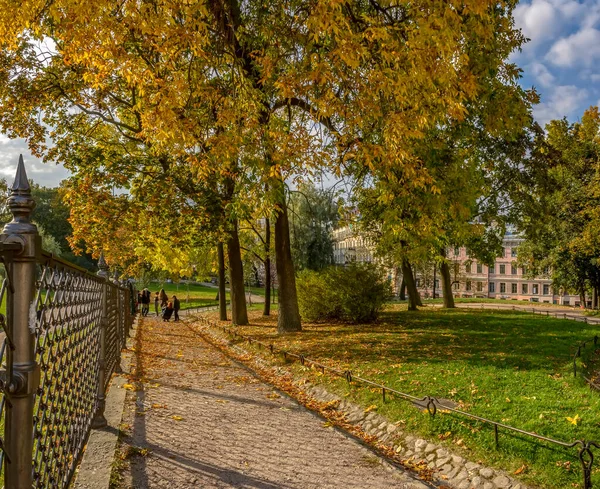 Platz Der Sadowaja Straße Der Nähe Der Jussupow Gärten — Stockfoto