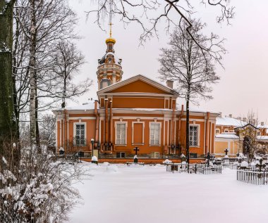 emb. Monastyrka Nehri, 1, Alexander Nevsky Lavra 'nın Nikolskoe mezarlığı. St. Petersburg 'da. - Rusya. 10.01.2019. St. Petersburg 'daki Nikolskoye mezarlığında tapınaklar ve cenazeler..