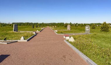Neva 'nın sol yakası, Kirovsky bölgesi, Leningrad bölgesi, Rusya. 1 Haziran 2019. 1941 'den 1943' e kadar Sovyet birliklerinin işgal ettiği 
