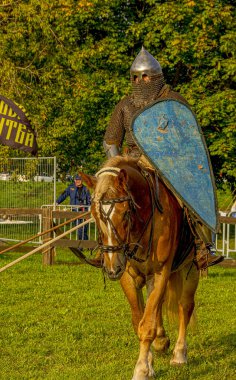 Alexander Nevsky 'nin 800. doğum yıldönümünü St. Petersburg' da kutluyoruz. tarihsel bir savaşın yeniden inşası. 