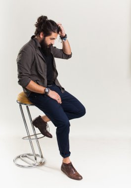 man black shirt and pants