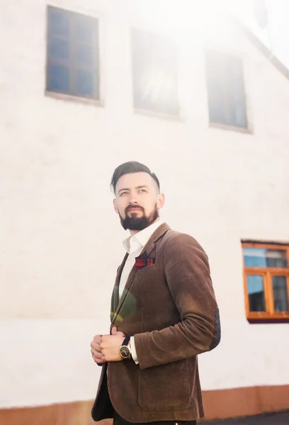 Homem com bigode e barba — Fotografia de Stock