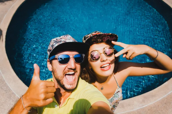 Çift selfi yapma kapaklar