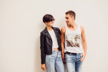 aşık genç yenilikçi çift,