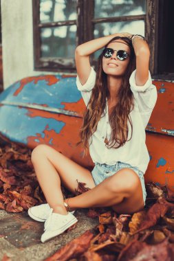 sörf tahtası poz kız