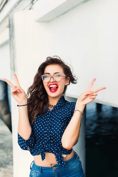 Beautiful girl with red lips — Stock Photo, Image