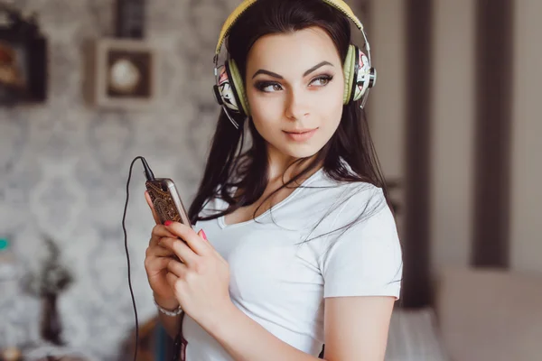 Sexy hipster girl and music — Stock Photo, Image