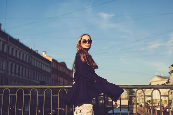 Beautiful blonde girl in sunglasses — Stock Photo, Image