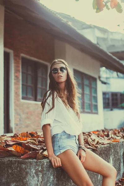 Hipster całkiem młoda kobieta — Zdjęcie stockowe