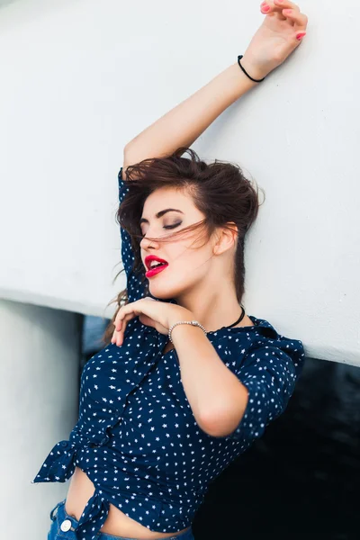 Beautiful girl with red lips — Stock Photo, Image