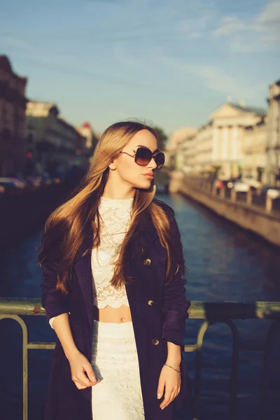 Beautiful blonde girl in sunglasses — Stock Photo, Image