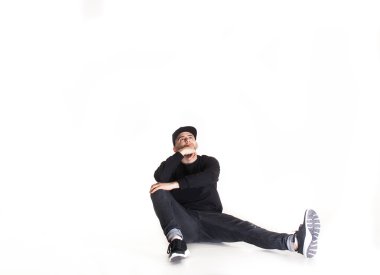 ceket ve Beyzbol şapkalı adam