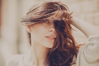 Genç güzel hipster kadın