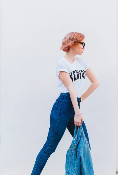 Retrato de jovem hipster menina — Fotografia de Stock