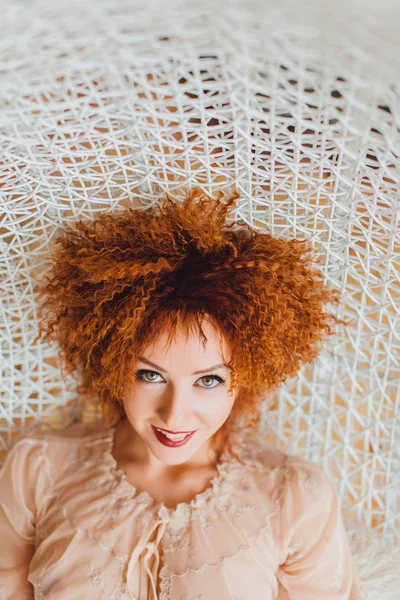 Girl posing in the room — Stock Photo, Image