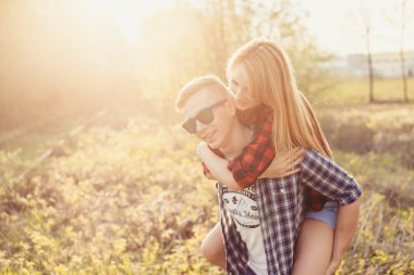 Ormandaki güzel Çift