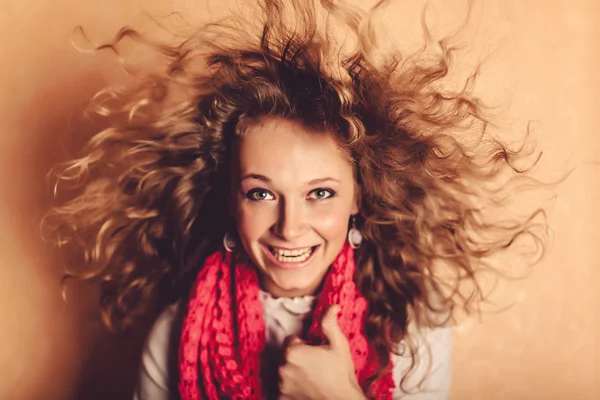 Young girl posing in studio — Stock Photo, Image