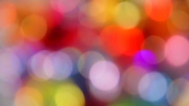 Yerdeki renkli mozaik desen.