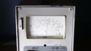 Tüp voltmetre arama retro elektrikli cihaz