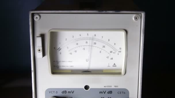 The  tube voltmeter dial retro electric appliance — Stock Video