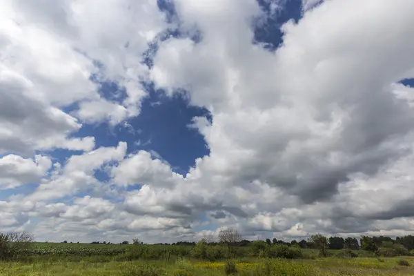 bulutlar üzerinde gün sky