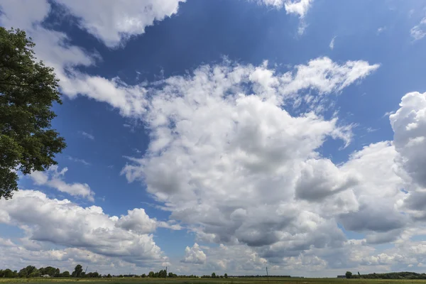 bulutlar üzerinde gün sky